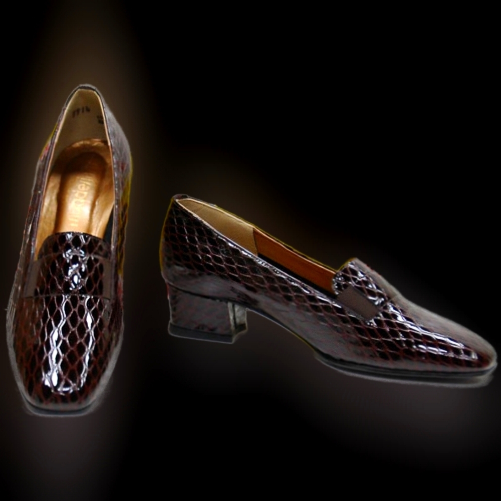 Vintage Magdesians California Midnight Brown Embossed Leather loafers size 1p